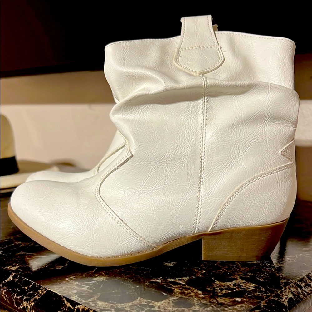 Kids White Slouchy Ankle Booties with Curved Heel